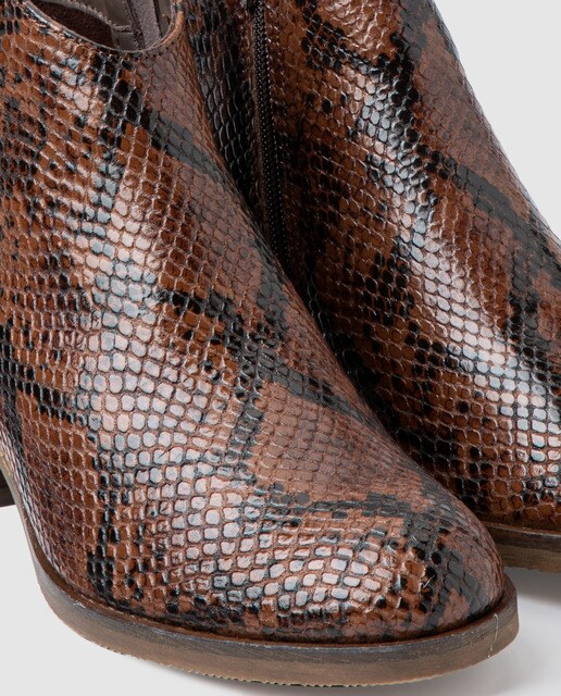 snakeskin clarks