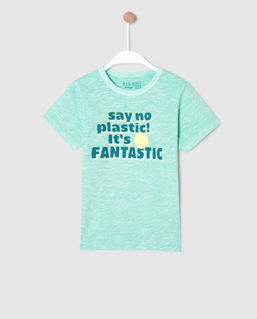 Camiseta de niño verde con dibujo frontal