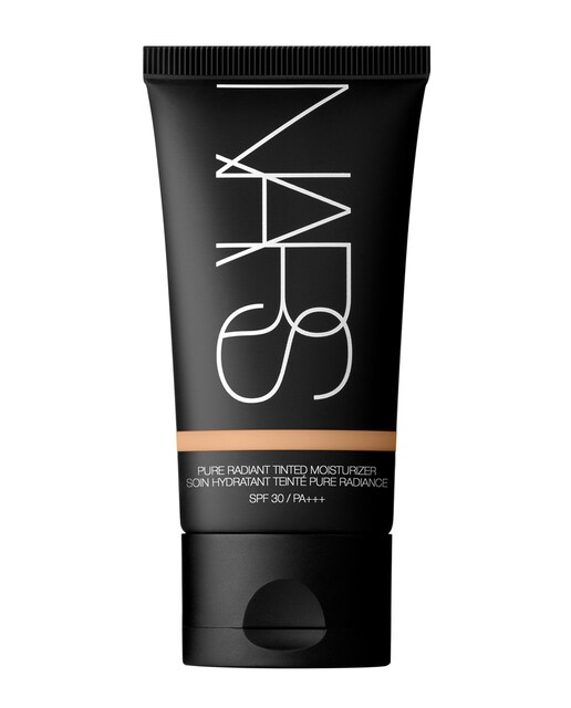 Nars – Hidratante con color Pure Radiant Tinted Moisturizer SPF30 Nars.