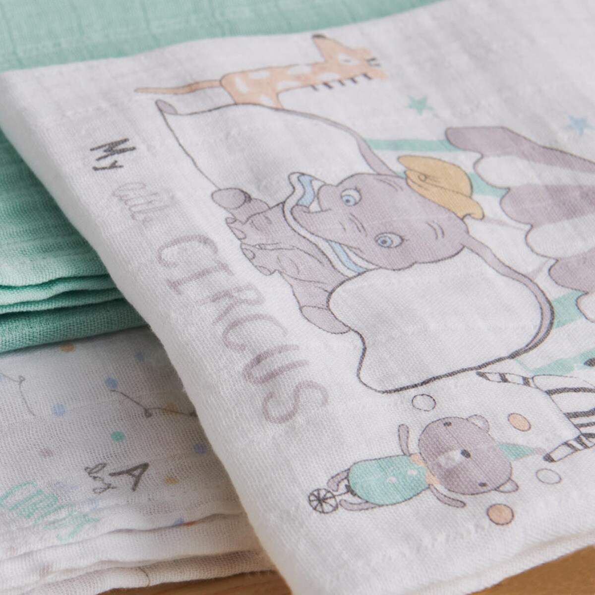 Capa de Banho Dumbo Estampada Verde-5