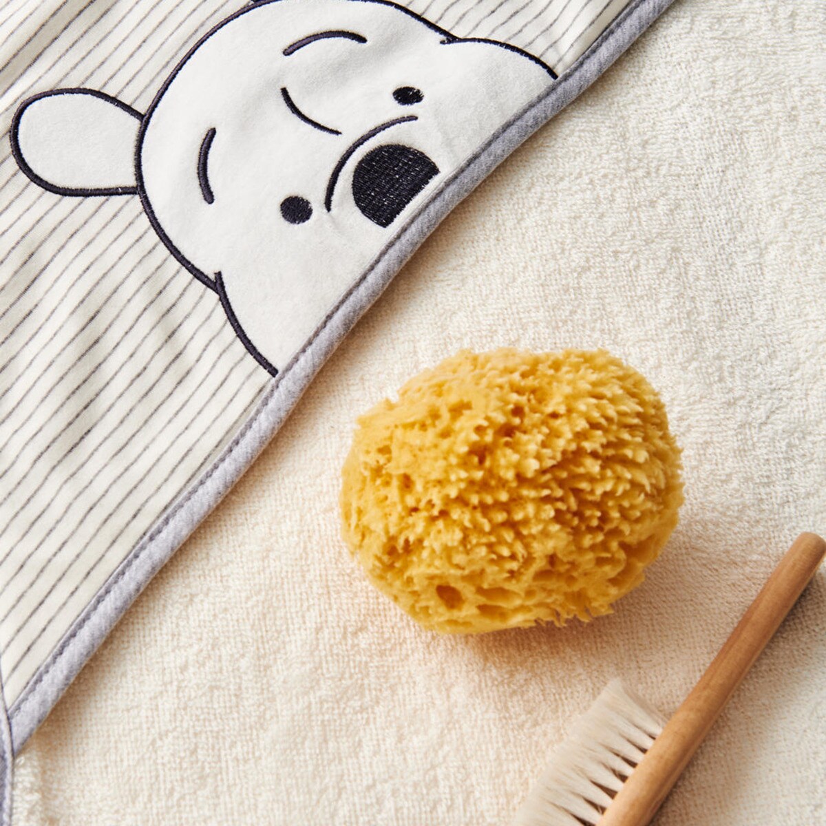 Capa de Banho Winnie the Pooh Bordada Amarelo / Cinzento-5