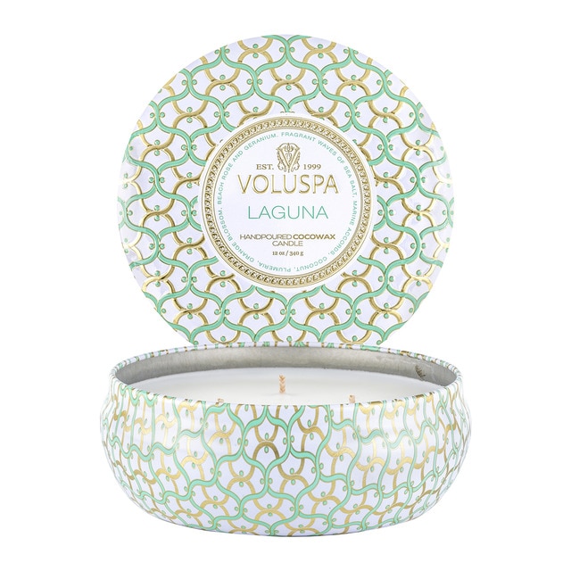 Vela en lata perfumada fresca Laguna Voluspa