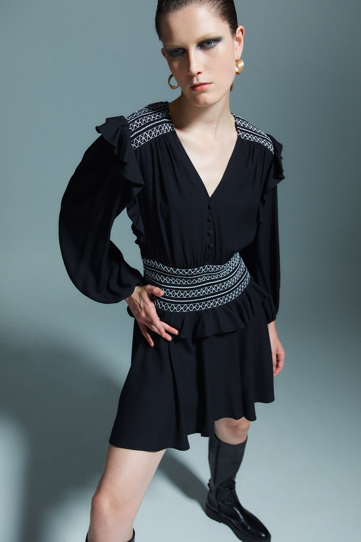 Ripley - VESTIDO SFERA ESCOTE V PLISADO