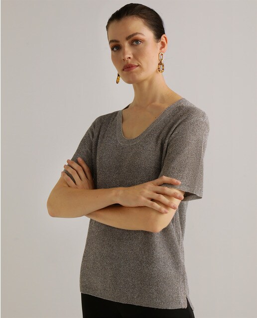 short knitted jumper