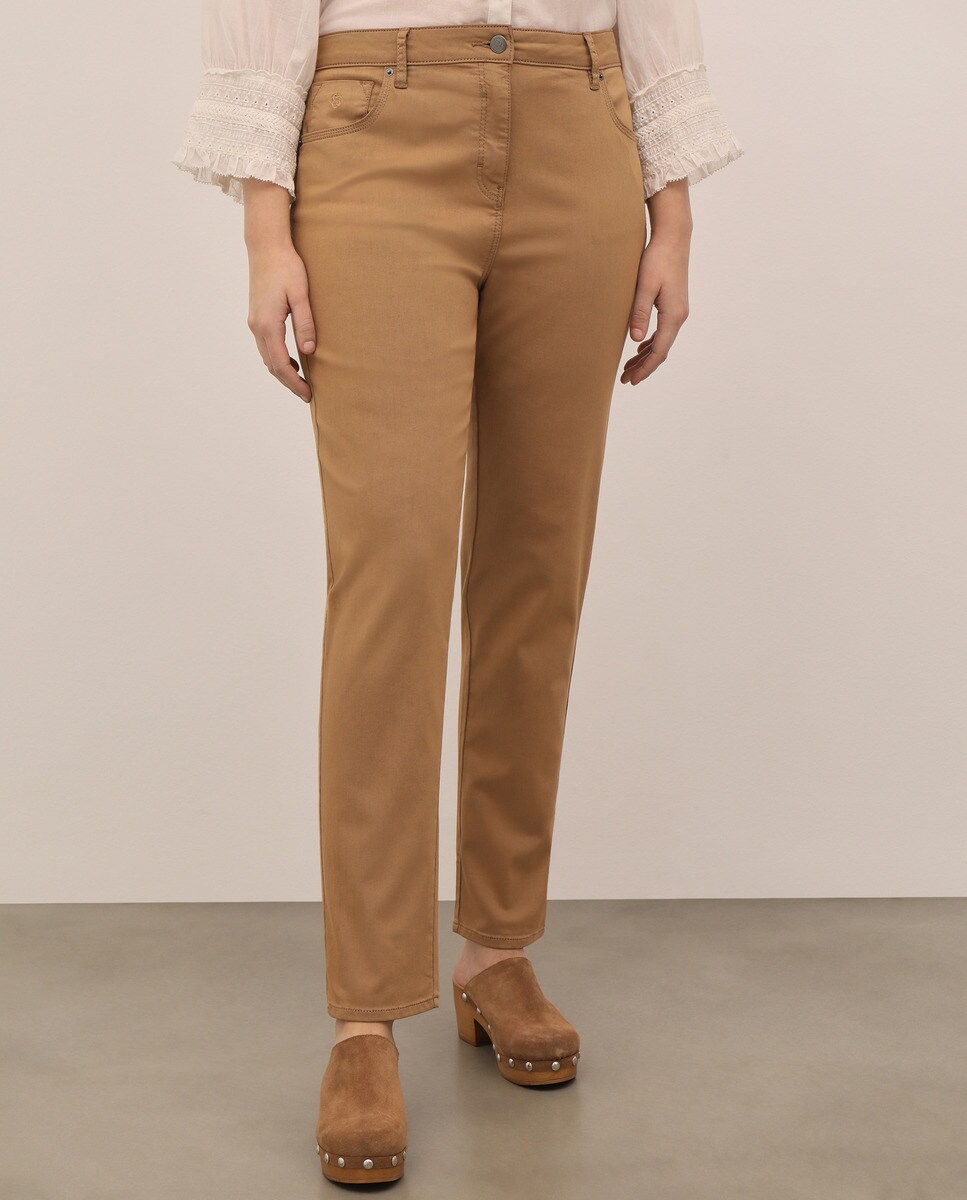 Calças semi skinny tamanhos grandes push-up Caramelo-2