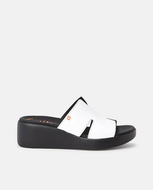 Women's leather platform sandals with anatomical insole · Women's