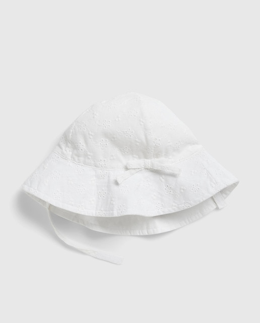 Gorro de bebé niña con visera ondulada