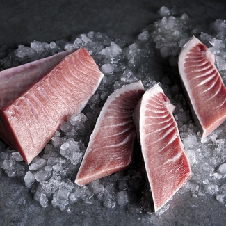 Bauchstück vom roten wilden Thunfisch