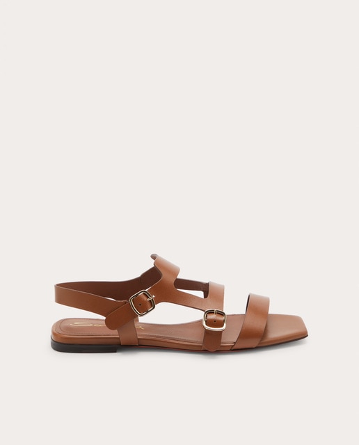 Sandalias planas de piel
