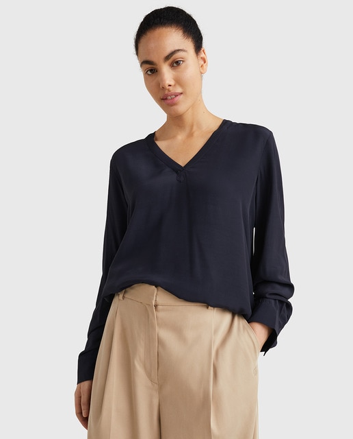 Loose-fitting long sleeve V-neck blouse 