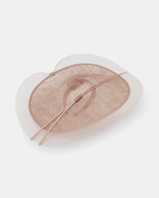Nude saucer fascinator