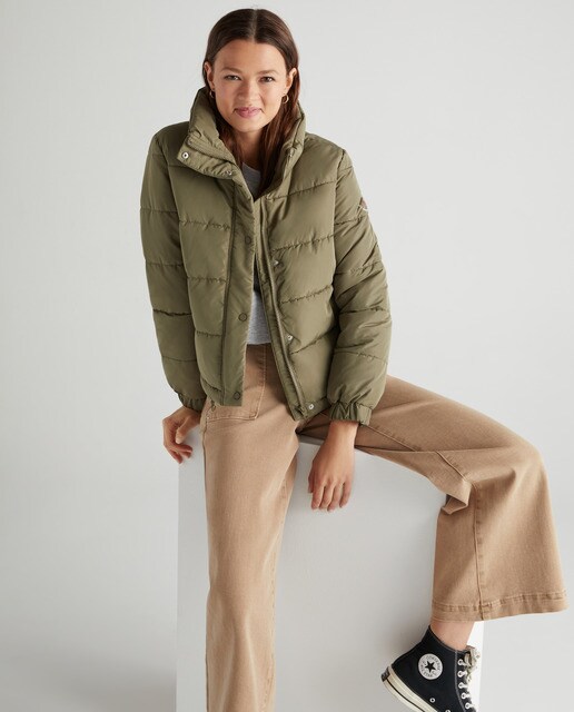 Women's short quilted coat with a polo neck · Women's fashion · El