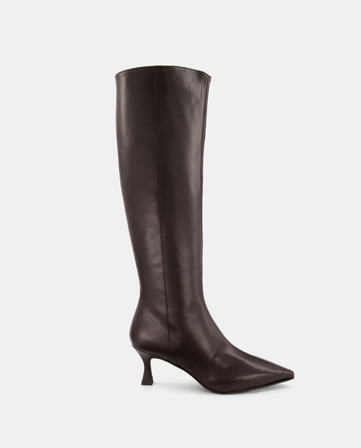 Women's brown kneehigh boots with a pointed toe and funnel heel