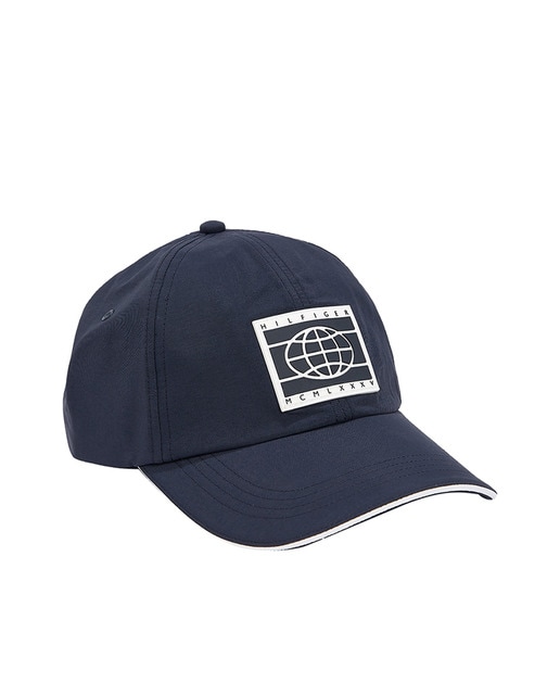 Gorra de hombre azul con logo engomado