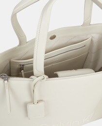 Ecru shopper bag with front logo and zip