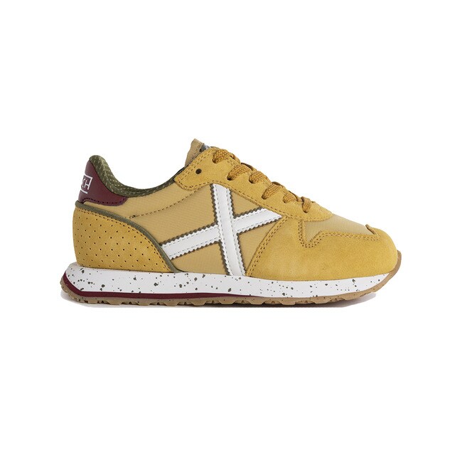 Chaussures garçon jaunes basses style running à lacets avec détails multicolores