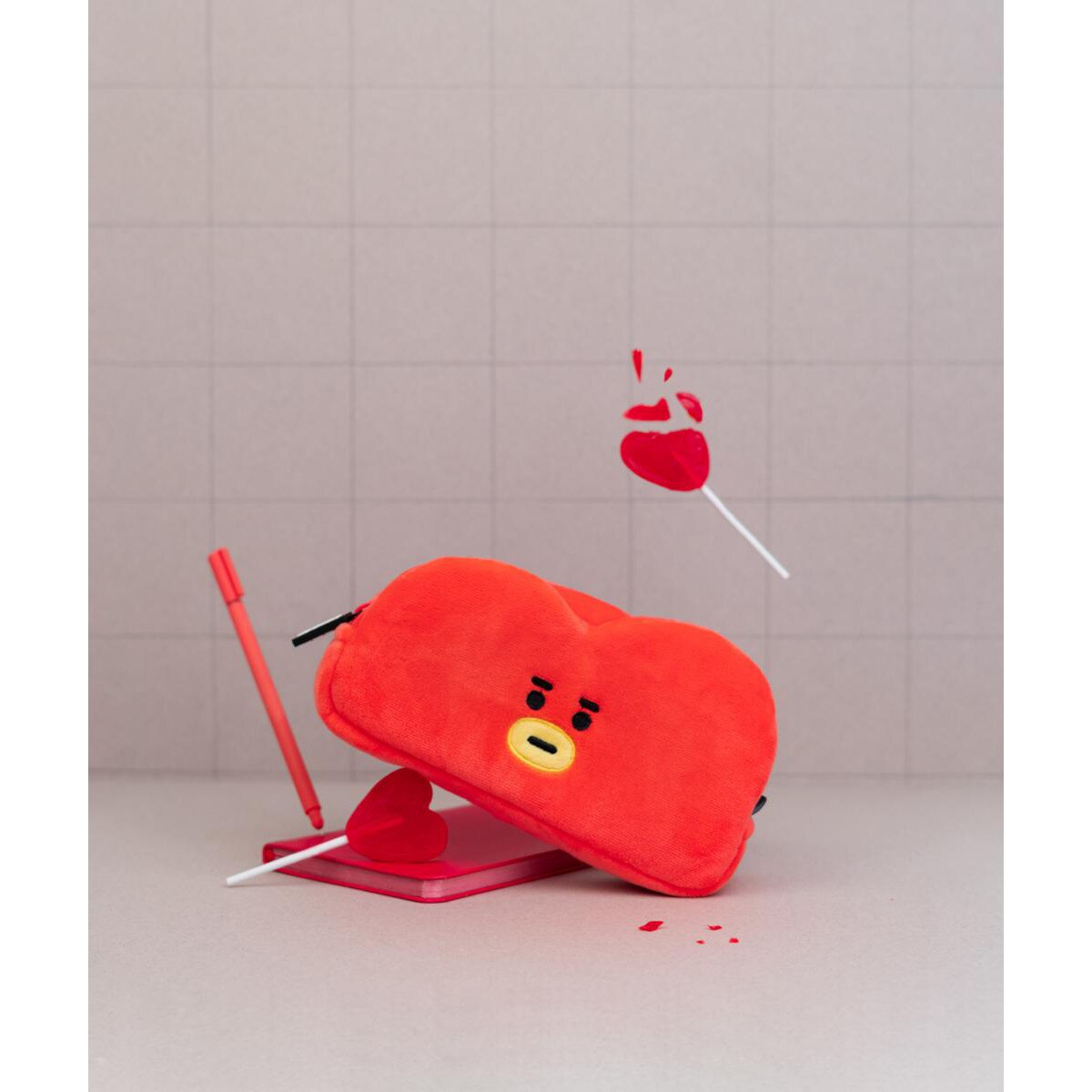 Estojo BT21 Tata em Felpa - Vermelho/Amarelo 8