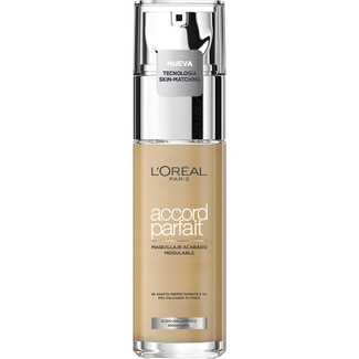 L'OREAL Paris Make-up Accord Parfait Ton 5N Sand mit feuchtigkeitsspendender Hyaluronsäure