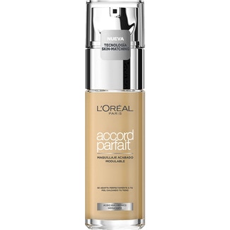 L'OREAL Paris base de maquillaje Accord Parfait tono 3D Golden Beige con ácido hialurónico hidratante