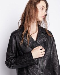 Blouson femme en cuir effet froissé