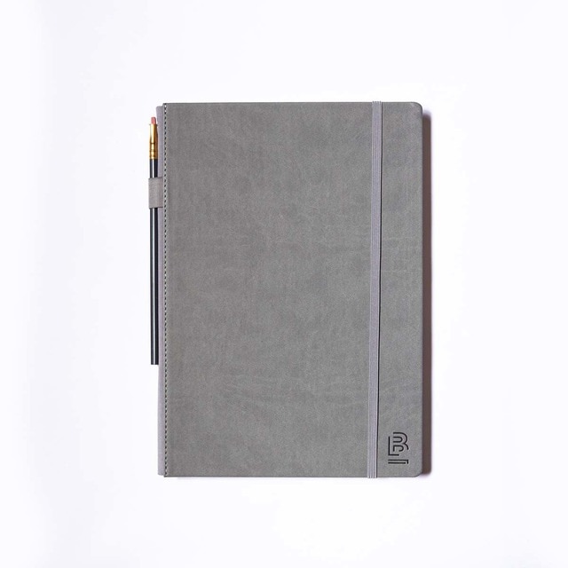 Cuaderno grande A4 de tapa dura gris y papel marfil puntos Blackwing.