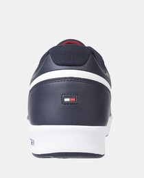Men's low-top basketball trainers with contrasting details and EVA sole