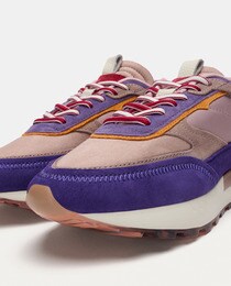 Women's purple low-top running trainers with multicoloured details and screen-printed soles