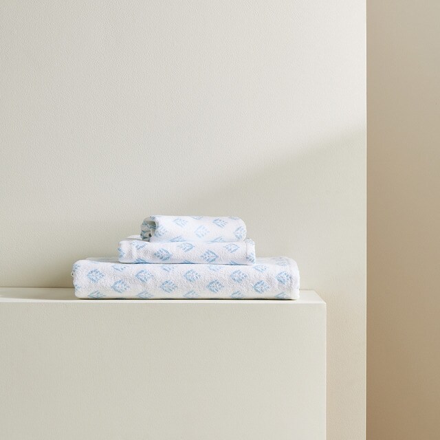 El Corte Inglés Basics Amal 420 GSM cotton bath towel