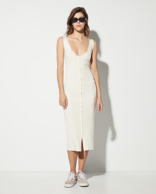 Vestido midi con botones de punto