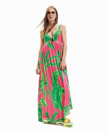 Long dress with a sweetheart neckline