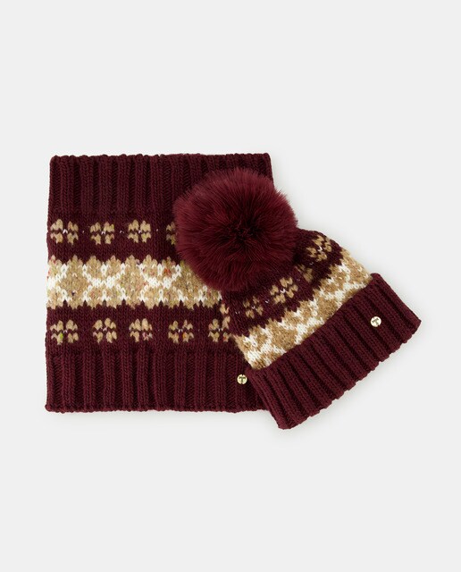 Hat and snood set in pink and burgundy tones