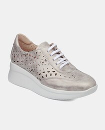 Chaussures basses femme style running compensées avec détails ajourés et système Adaptaction