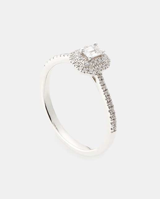 Anillo de oro, diamantes y esmeralda