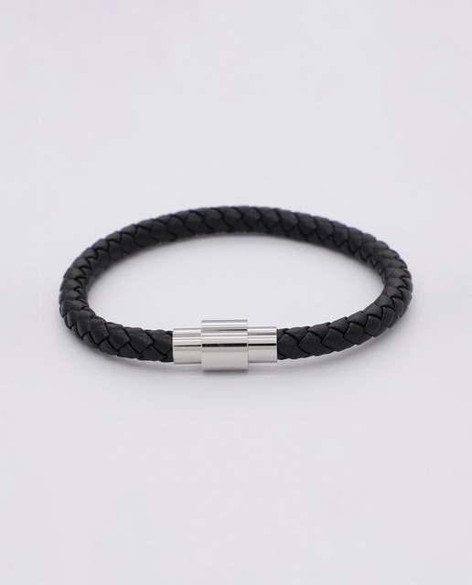 Pulsera aimwithté cuero negro