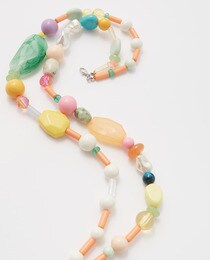 Multicoloured stone choker