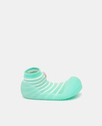 Baby's closed sock-style slippers with stretch leg