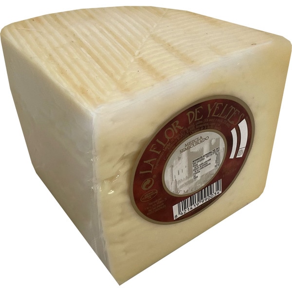 LA FLOR DE YELTES queso semicurado mezcla elaborado con leche cruda pieza 700 g