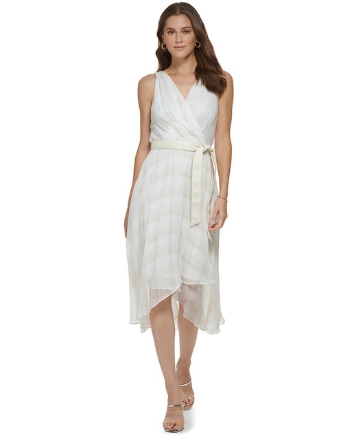 Short sleeveless V-neck dress