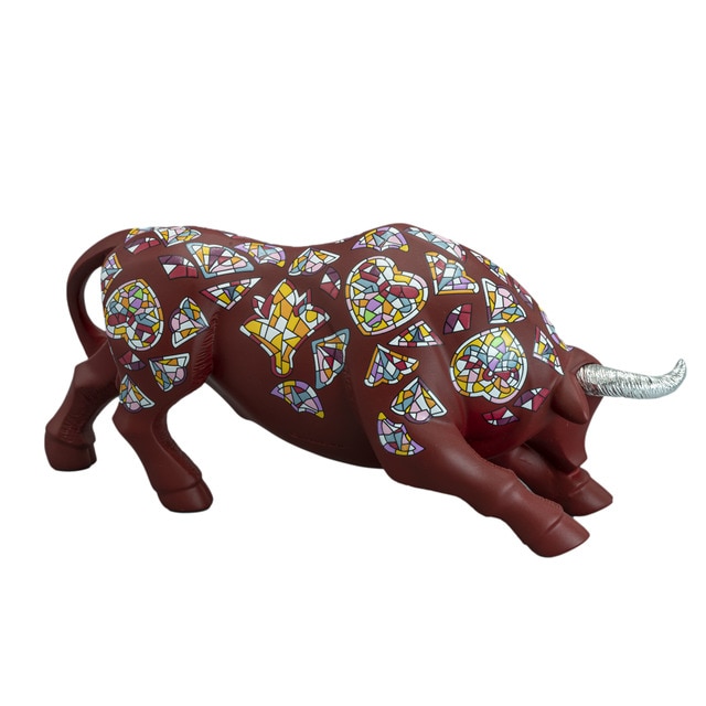 Figura Nadal Toro mini rojo con calcas.