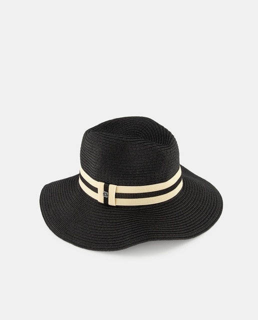 Sombrero negro con cinta