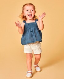 Baby girls' Bermuda shorts with pockets