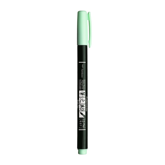 Rotulador fudenosuke base agua punta elástica Tombow verde pastel.