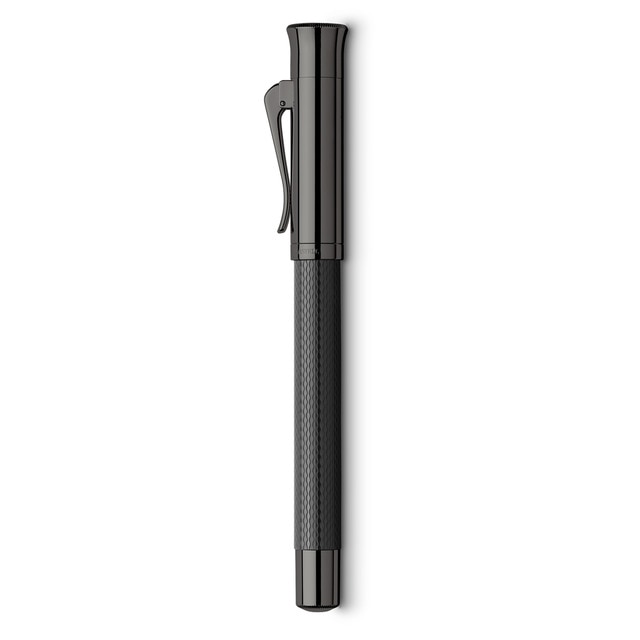 Pluma estilográfica Guilloche Black Edition punta F Graf von Faber-Castell negro.