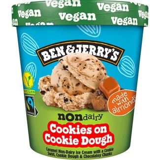 BEN & JERRY'S Non Dairy helado vegetal de caramelo con cookies y trocitos de chocolate tarrina 465 ml