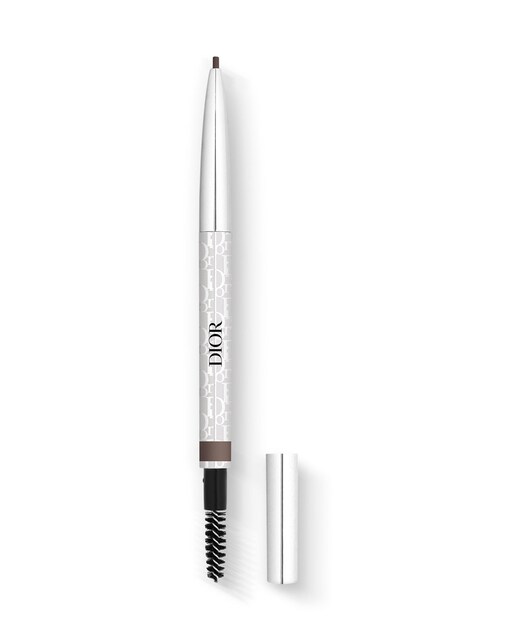 Dior – Lápiz de cejas – waterproof – alta precisión.