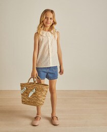 Blusa de niña sin mangas cuello volantes