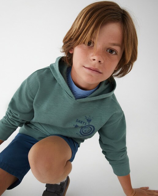 Boys' pullover sweatshirt with a pouch pocket · Children's fashion · El