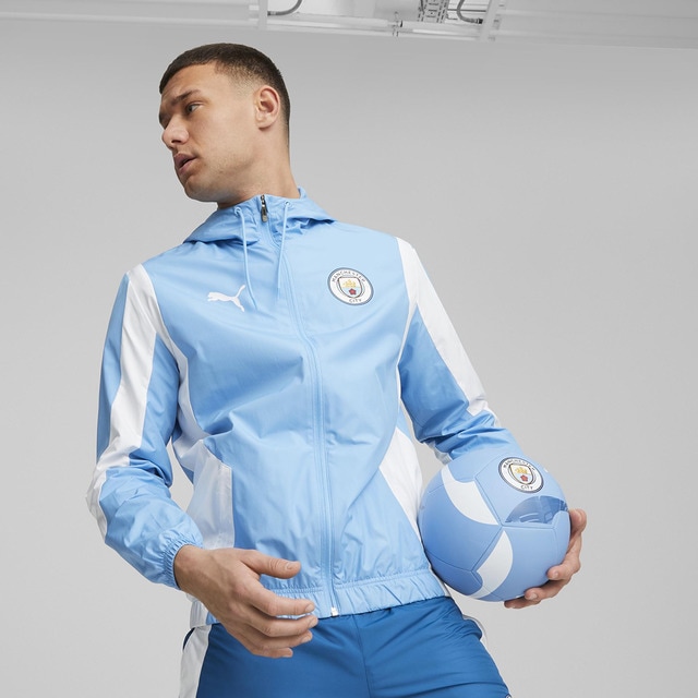 Manchester City apresenta nova camisa para a temporada 2023/2024