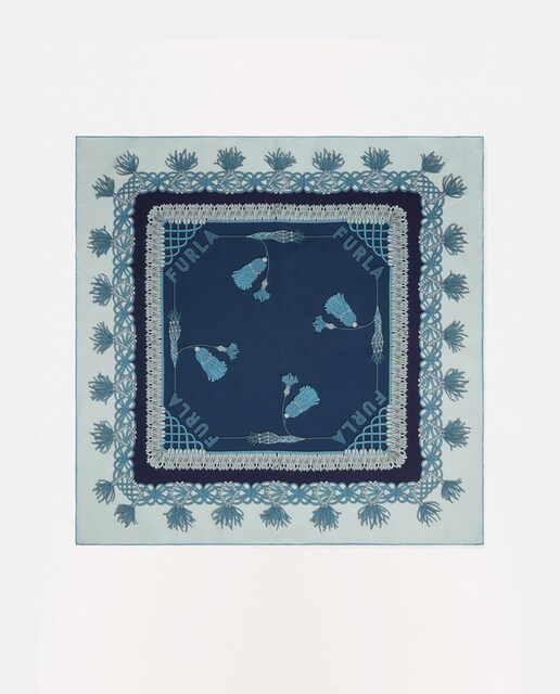 Pañuelo de seda en azul marino estampado