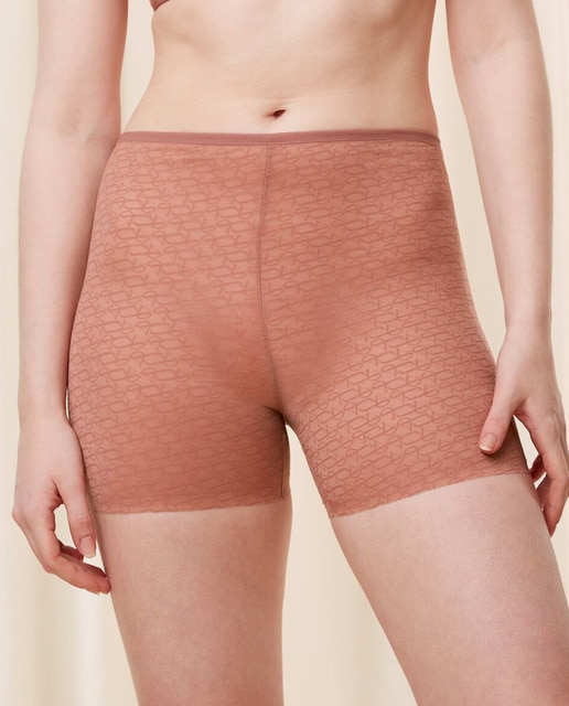 Braguita tipo short que se adapta al cuerpo